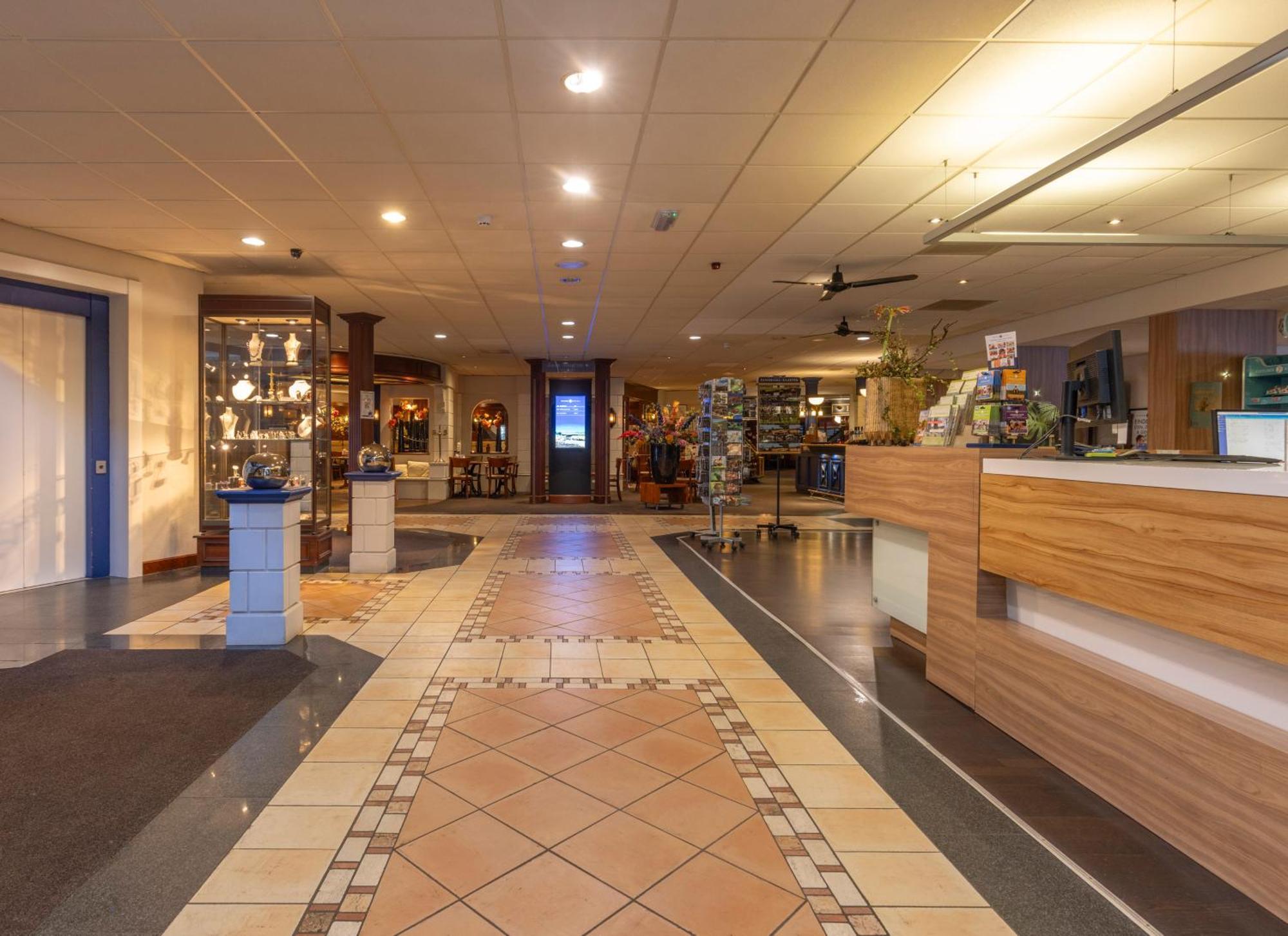 Hotel Fletcher - Restaurant De Zeegser Duinen 4*